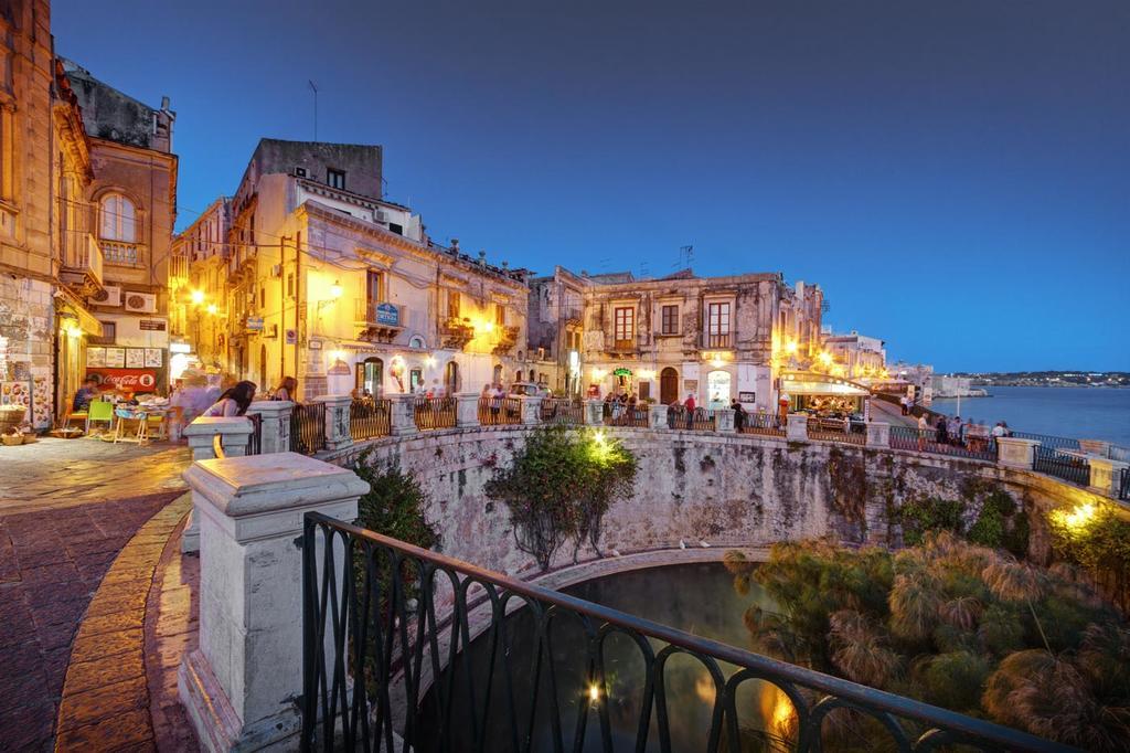 Apartamento Happy House Wifi Free Bici Free Avola Exterior foto